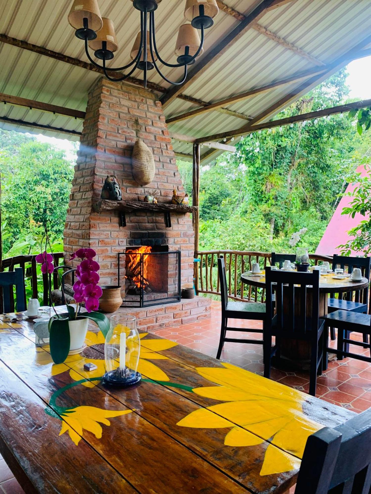La Casa Del Rio B&B بويو المظهر الخارجي الصورة